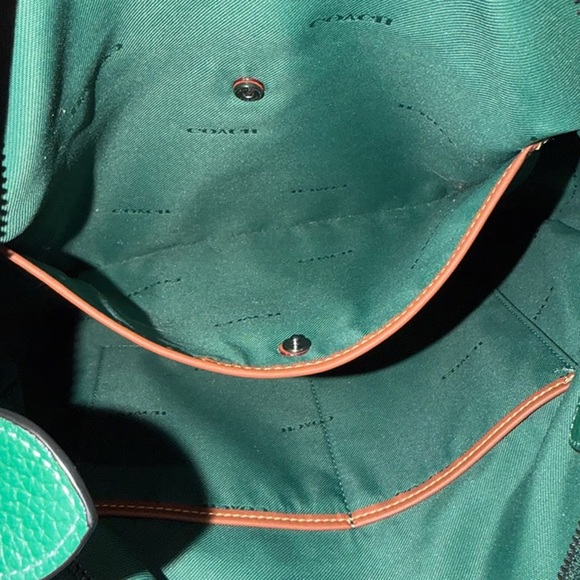 ‼️ Coach Cary Soft Pebble Green Leather Shoulder Bag - Picture 10 of 12